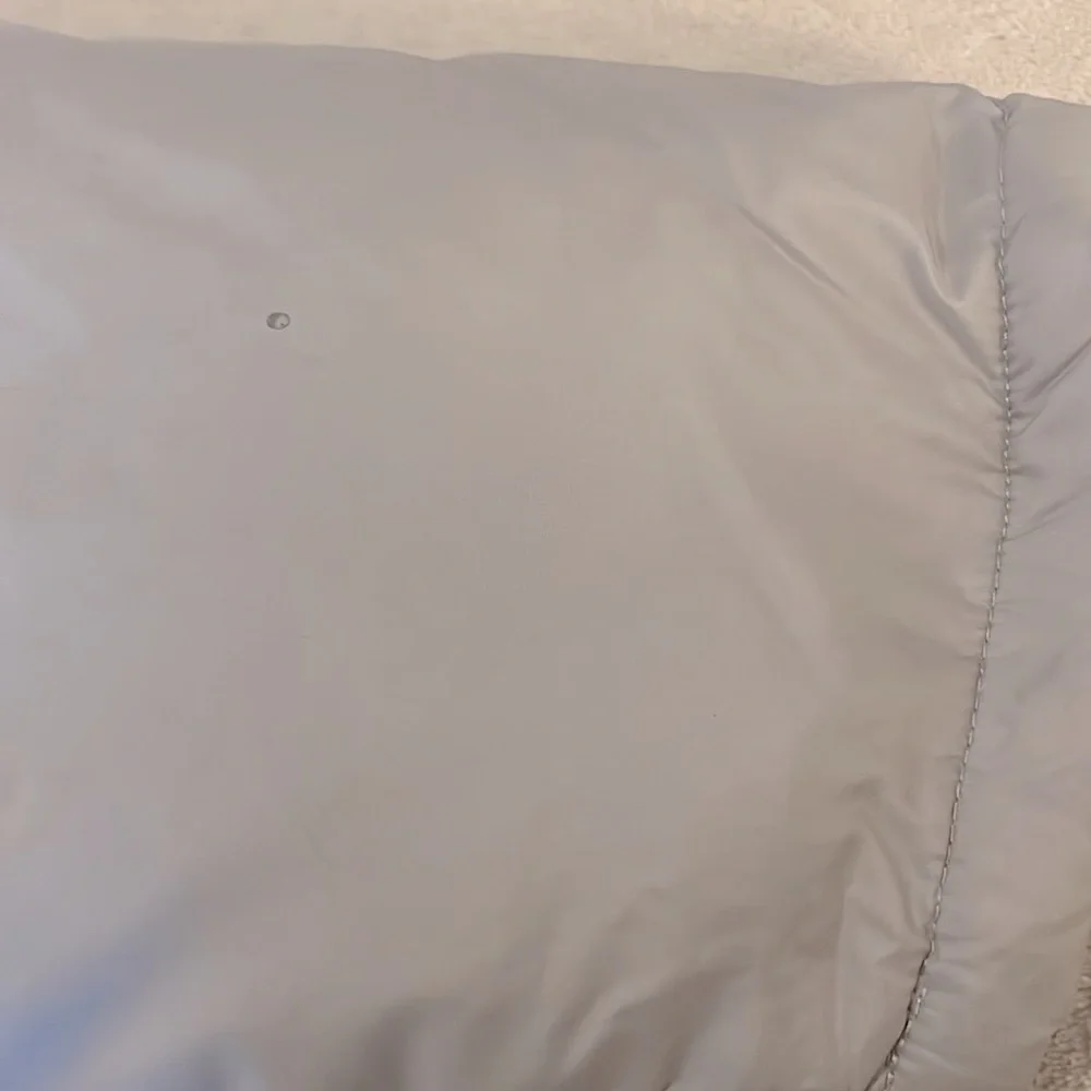 Banana Republic snap zipper flaw